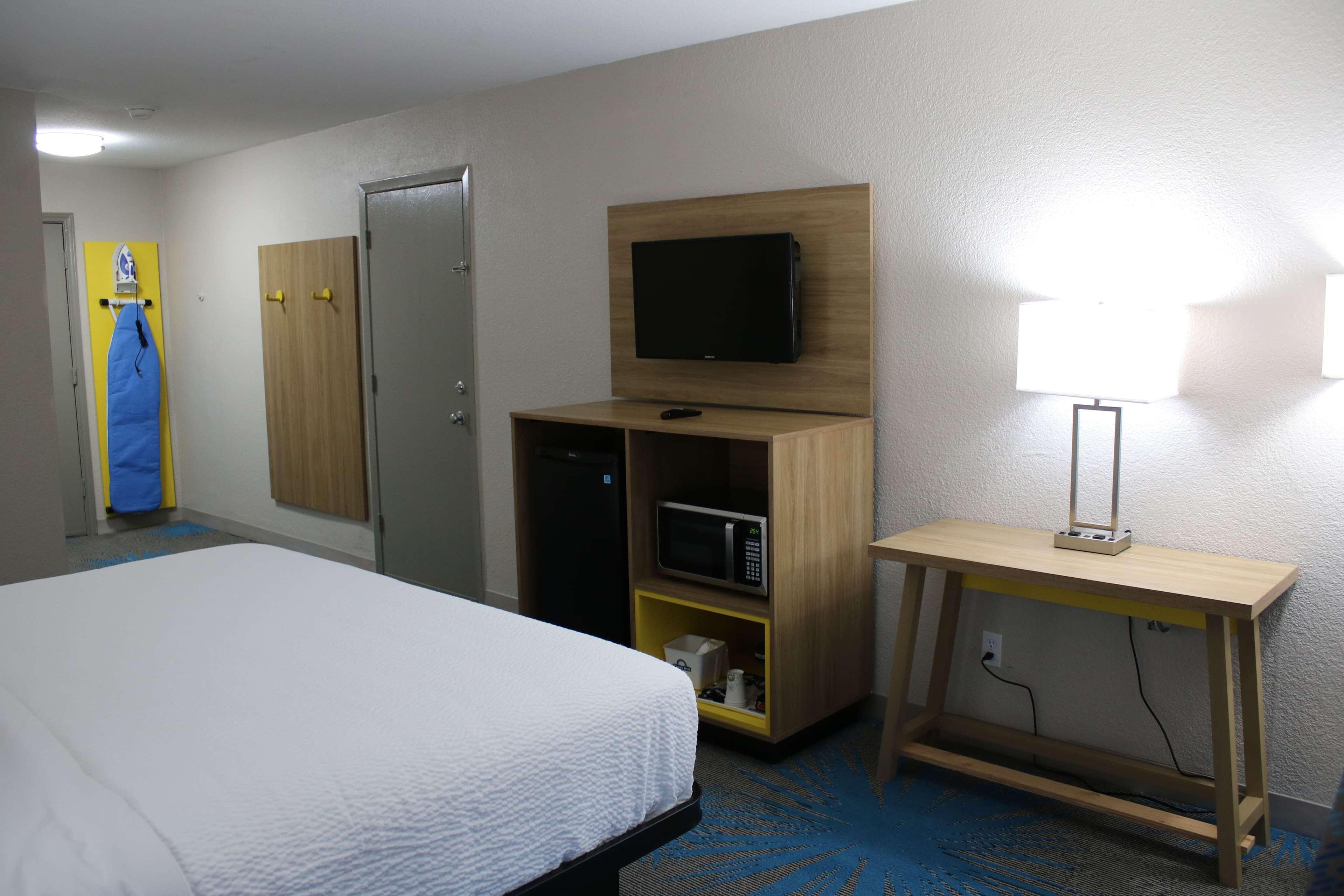 Days Inn By Wyndham Waco University Area المظهر الخارجي الصورة