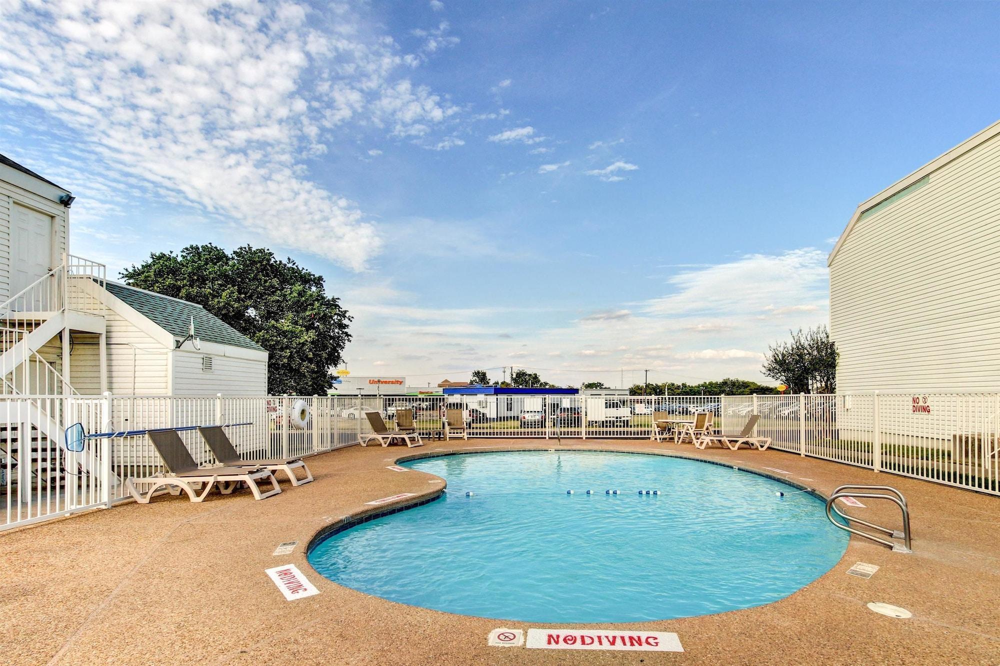 Days Inn By Wyndham Waco University Area المظهر الخارجي الصورة